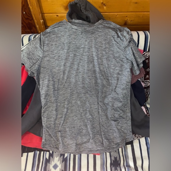 Men’s XL dress shirt/hoodie/dry fit shirt - Picture 3 of 3